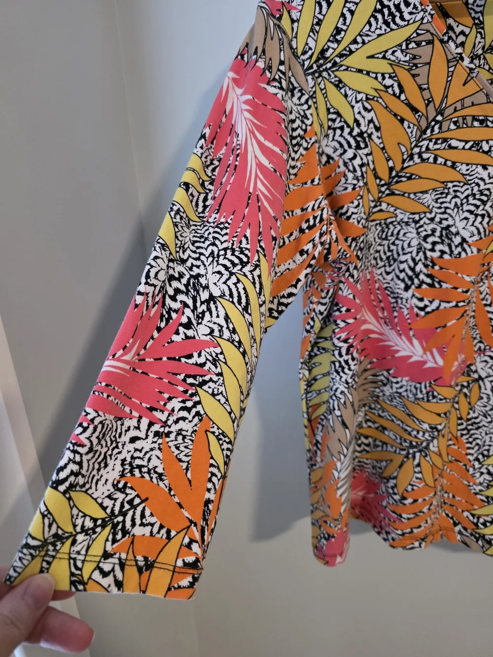 Ruby Rd. Favorites Tropical Leaf Print Faux-Wrap Top 3/4 Sleeve - Picture 4 of 6